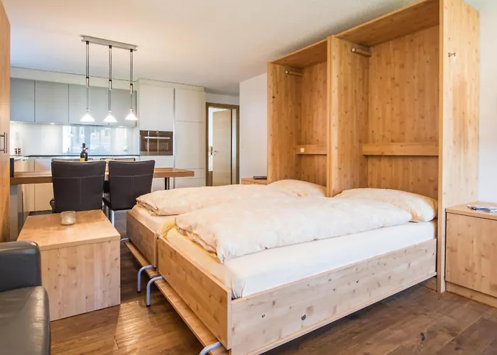 Breithorn - Skiin-skiout By Interhome شقة